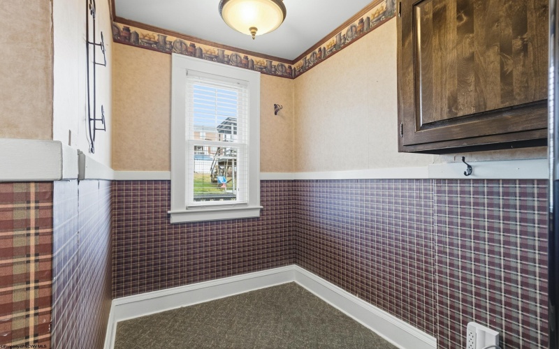 115 Hartland Avenue, Clarksburg, West Virginia 26301, 3 Bedrooms Bedrooms, 7 Rooms Rooms,1 BathroomBathrooms,Single Family Detached,For Sale,Hartland,10163138