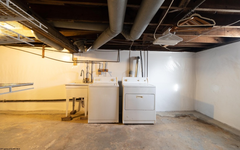 115 Hartland Avenue, Clarksburg, West Virginia 26301, 3 Bedrooms Bedrooms, 7 Rooms Rooms,1 BathroomBathrooms,Single Family Detached,For Sale,Hartland,10163138