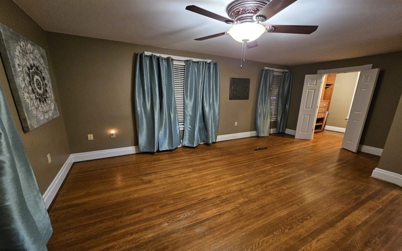 228 Morris Street, Morgantown, West Virginia 26501, 4 Bedrooms Bedrooms, 8 Rooms Rooms,2 BathroomsBathrooms,Single Family Detached,For Sale,Morris,10163144