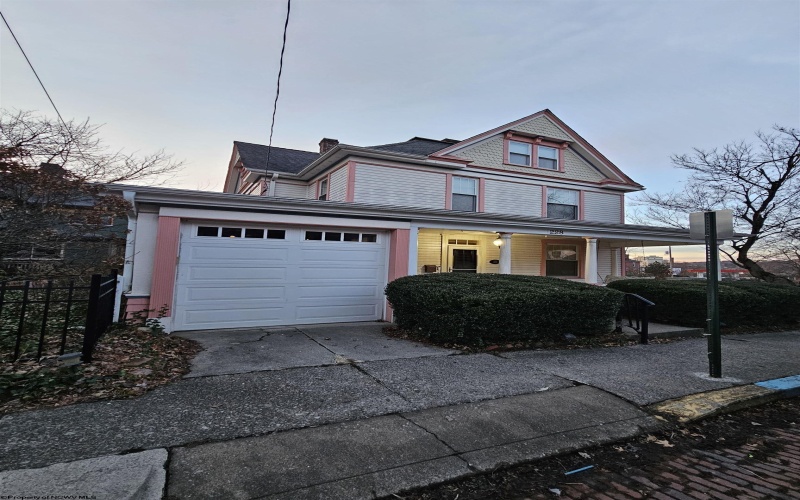 228 Morris Street, Morgantown, West Virginia 26501, 4 Bedrooms Bedrooms, 8 Rooms Rooms,2 BathroomsBathrooms,Single Family Detached,For Sale,Morris,10163144