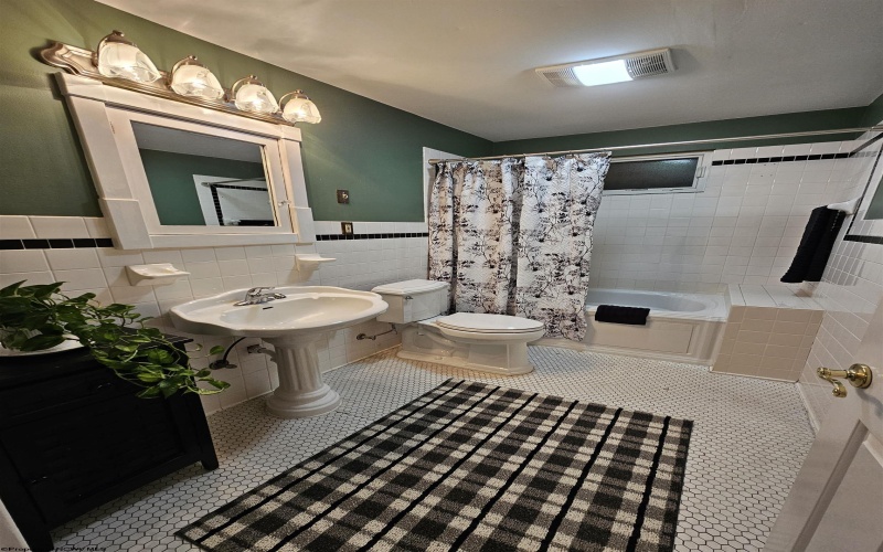 228 Morris Street, Morgantown, West Virginia 26501, 4 Bedrooms Bedrooms, 8 Rooms Rooms,2 BathroomsBathrooms,Single Family Detached,For Sale,Morris,10163144