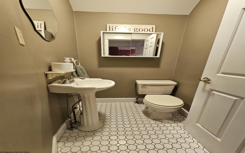 228 Morris Street, Morgantown, West Virginia 26501, 4 Bedrooms Bedrooms, 8 Rooms Rooms,2 BathroomsBathrooms,Single Family Detached,For Sale,Morris,10163144