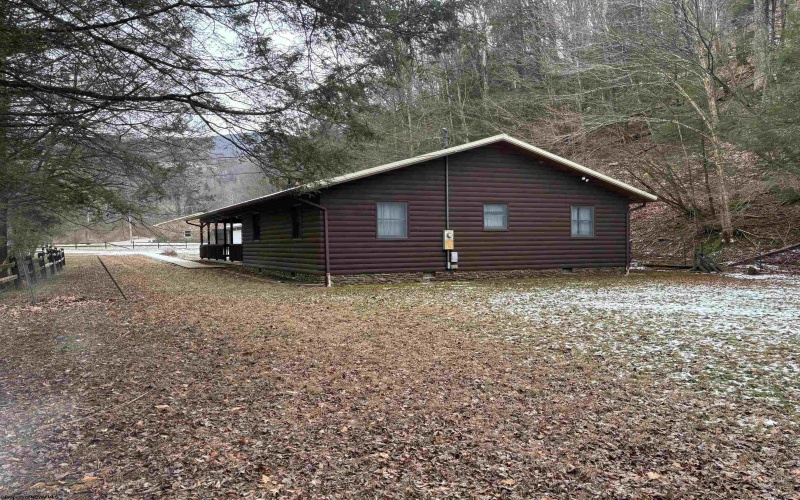 3822 Chenoweth Creek Road, Elkins, West Virginia 26241, 4 Bedrooms Bedrooms, 7 Rooms Rooms,2 BathroomsBathrooms,Single Family Detached,For Sale,Chenoweth Creek,10163156