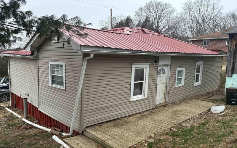 128 McGary Avenue, Weston, West Virginia 26452, 1 Bedroom Bedrooms, 6 Rooms Rooms,1 BathroomBathrooms,Single Family Detached,For Sale,McGary,10163157 128 McGary Avenue, Weston, West Virginia 26452, 1 Bedroom Bedrooms, 6 Rooms Rooms,1 BathroomBathrooms,Single Family Detached,For Sale,McGary,10163157