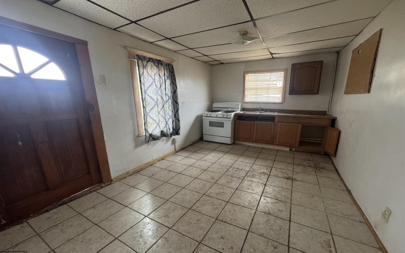 128 McGary Avenue, Weston, West Virginia 26452, 1 Bedroom Bedrooms, 6 Rooms Rooms,1 BathroomBathrooms,Single Family Detached,For Sale,McGary,10163157 128 McGary Avenue, Weston, West Virginia 26452, 1 Bedroom Bedrooms, 6 Rooms Rooms,1 BathroomBathrooms,Single Family Detached,For Sale,McGary,10163157