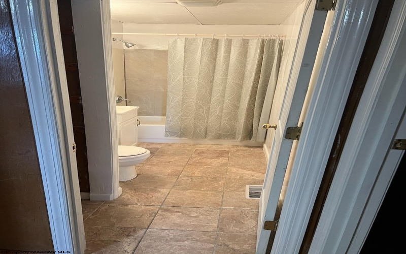 1302 Sabraton Avenue, Morgantown, West Virginia 26505, 2 Bedrooms Bedrooms, 4 Rooms Rooms,1 BathroomBathrooms,Residential Rentals,For Rent,Sabraton,10163160