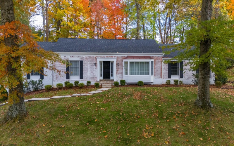 272 Lakeview Manor, Morgantown, West Virginia 26508-2907, 3 Bedrooms Bedrooms, 7 Rooms Rooms,3 BathroomsBathrooms,Residential Rentals,For Rent,Lakeview,10163164