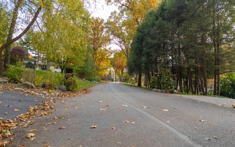 272 Lakeview Manor, Morgantown, West Virginia 26508-2907, 3 Bedrooms Bedrooms, 7 Rooms Rooms,3 BathroomsBathrooms,Residential Rentals,For Rent,Lakeview,10163164