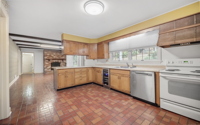 272 Lakeview Manor, Morgantown, West Virginia 26508-2907, 3 Bedrooms Bedrooms, 7 Rooms Rooms,3 BathroomsBathrooms,Residential Rentals,For Rent,Lakeview,10163164