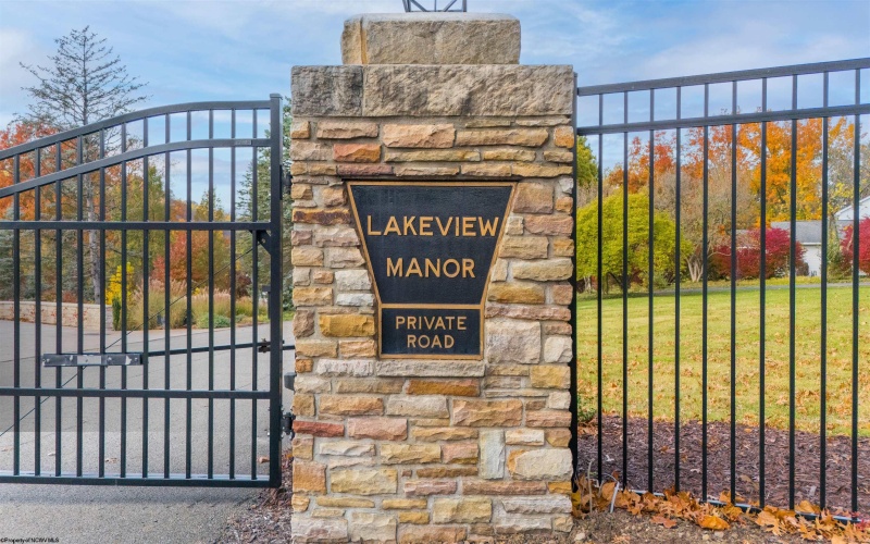 272 Lakeview Manor, Morgantown, West Virginia 26508-2907, 3 Bedrooms Bedrooms, 7 Rooms Rooms,3 BathroomsBathrooms,Residential Rentals,For Rent,Lakeview,10163164