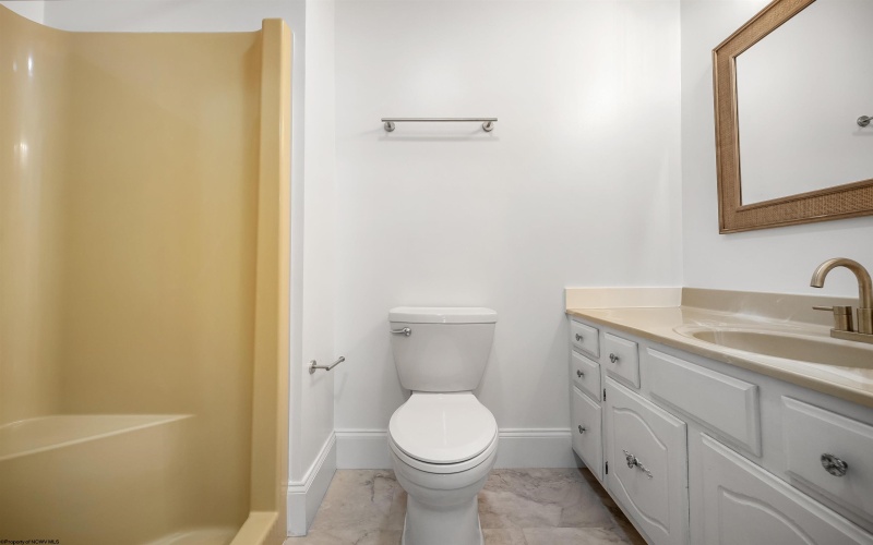 272 Lakeview Manor, Morgantown, West Virginia 26508-2907, 3 Bedrooms Bedrooms, 7 Rooms Rooms,3 BathroomsBathrooms,Residential Rentals,For Rent,Lakeview,10163164