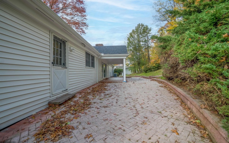 272 Lakeview Manor, Morgantown, West Virginia 26508-2907, 3 Bedrooms Bedrooms, 7 Rooms Rooms,3 BathroomsBathrooms,Residential Rentals,For Rent,Lakeview,10163164