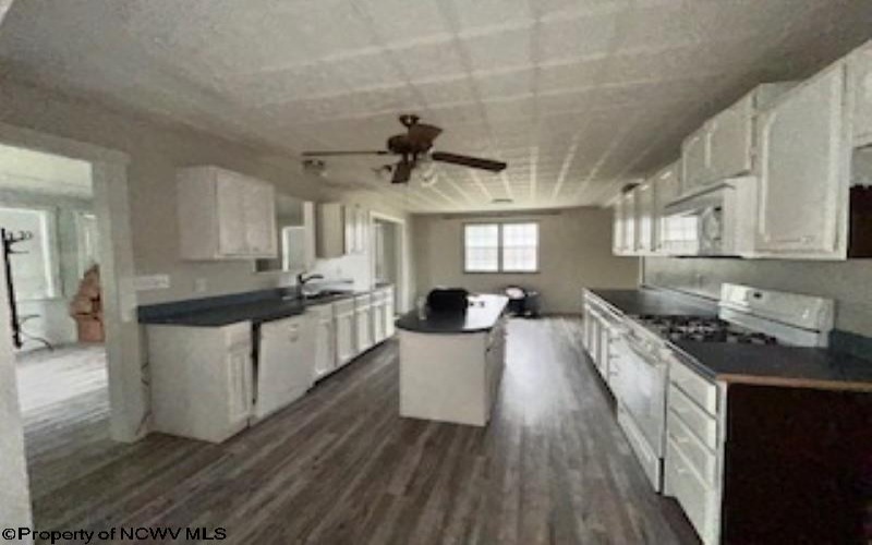 29 Freeman Street, Farmington, West Virginia 26571, 3 Bedrooms Bedrooms, 7 Rooms Rooms,1 BathroomBathrooms,Single Family Detached,For Sale,Freeman,10163166