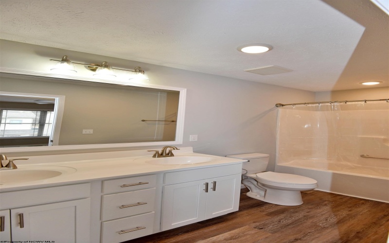 19-25 Goliath Drive, Shinnston, West Virginia 26431, ,Multi-unit/income,For Sale,Goliath,10163177