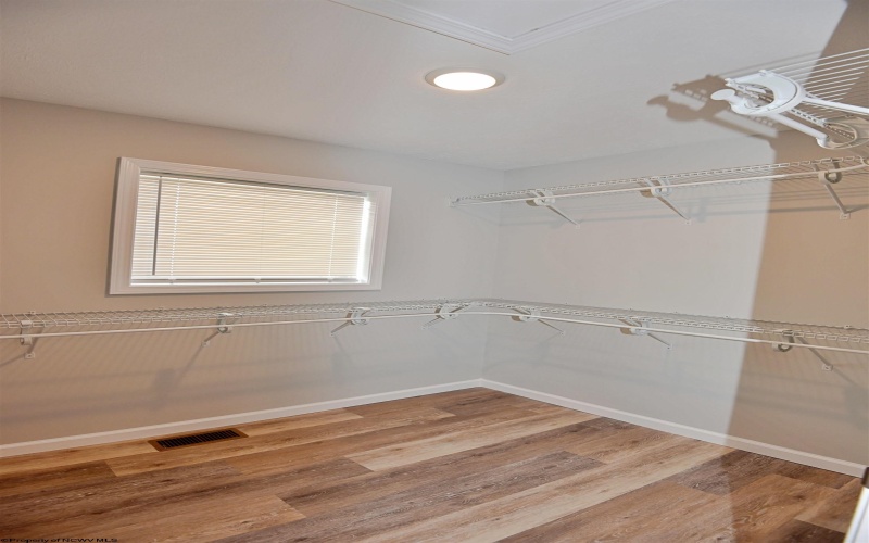 19-25 Goliath Drive, Shinnston, West Virginia 26431, ,Multi-unit/income,For Sale,Goliath,10163177