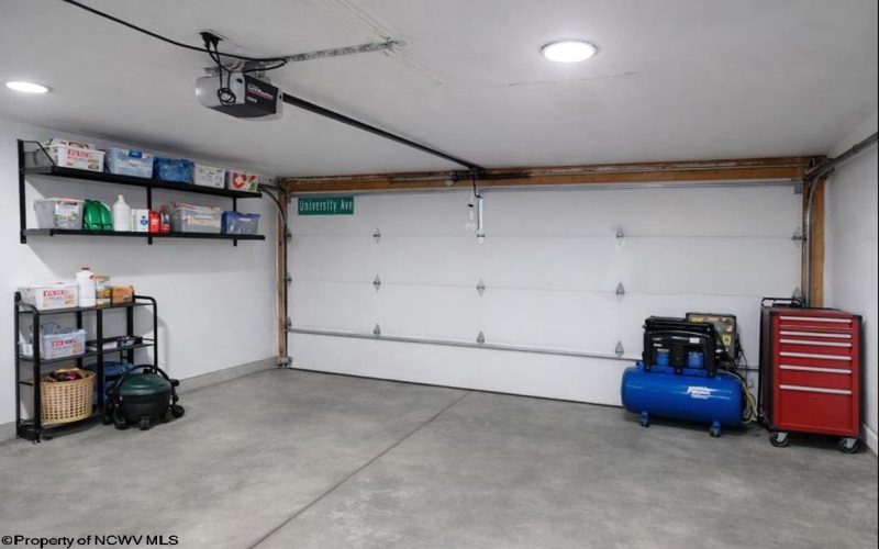 1340 Headlee Avenue, Morgantown, West Virginia 26505-4200, 3 Bedrooms Bedrooms, 6 Rooms Rooms,3 BathroomsBathrooms,Residential Rentals,For Rent,Headlee,10163172