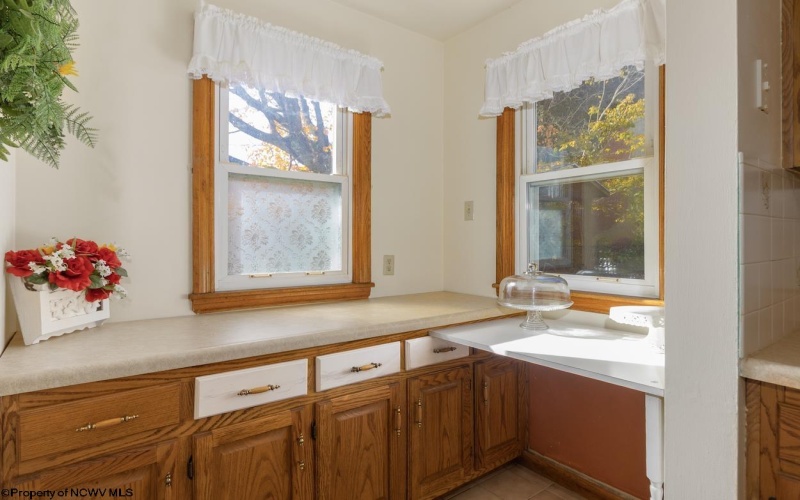 306 Elm Street, Clarksburg, West Virginia 26301, 3 Bedrooms Bedrooms, 6 Rooms Rooms,1 BathroomBathrooms,Single Family Detached,For Sale,Elm,10163175