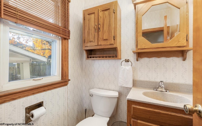 306 Elm Street, Clarksburg, West Virginia 26301, 3 Bedrooms Bedrooms, 6 Rooms Rooms,1 BathroomBathrooms,Single Family Detached,For Sale,Elm,10163175