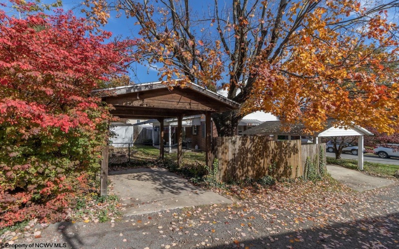 306 Elm Street, Clarksburg, West Virginia 26301, 3 Bedrooms Bedrooms, 6 Rooms Rooms,1 BathroomBathrooms,Single Family Detached,For Sale,Elm,10163175