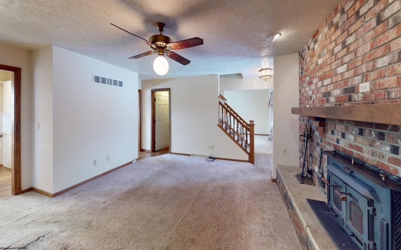 1822 Vernon Drive, Fairmont, West Virginia 26554, 4 Bedrooms Bedrooms, 18 Rooms Rooms,4 BathroomsBathrooms,Single Family Detached,For Sale,Vernon,10163181