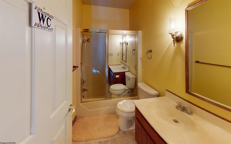 1822 Vernon Drive, Fairmont, West Virginia 26554, 4 Bedrooms Bedrooms, 18 Rooms Rooms,4 BathroomsBathrooms,Single Family Detached,For Sale,Vernon,10163181