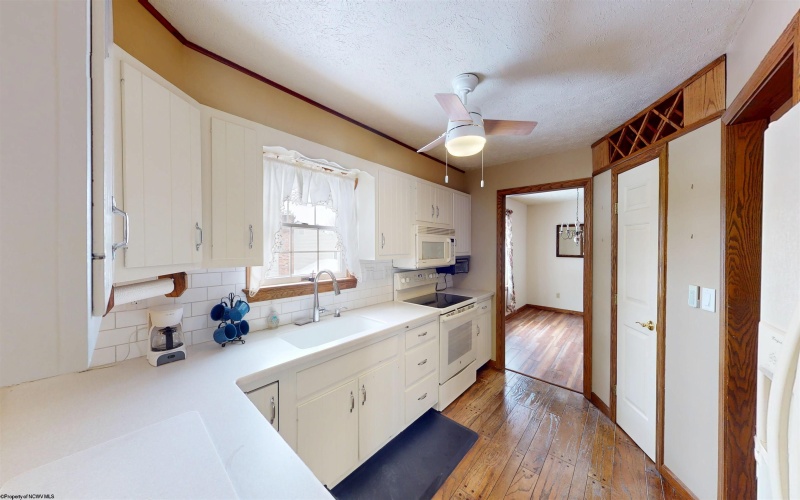 1822 Vernon Drive, Fairmont, West Virginia 26554, 4 Bedrooms Bedrooms, 18 Rooms Rooms,4 BathroomsBathrooms,Single Family Detached,For Sale,Vernon,10163181