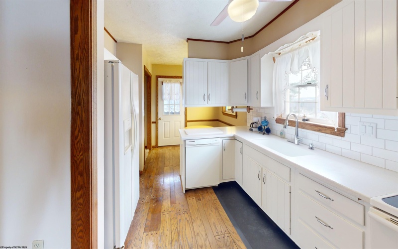 1822 Vernon Drive, Fairmont, West Virginia 26554, 4 Bedrooms Bedrooms, 18 Rooms Rooms,4 BathroomsBathrooms,Single Family Detached,For Sale,Vernon,10163181