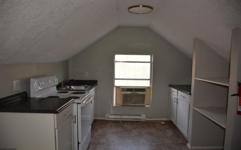 574 Pennsylvania Avenue, Morgantown, West Virginia 26501, ,Multi-unit/income,For Sale,Pennsylvania,10163188