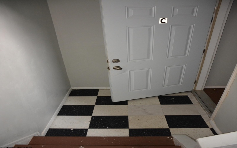 574 Pennsylvania Avenue, Morgantown, West Virginia 26501, ,Multi-unit/income,For Sale,Pennsylvania,10163188