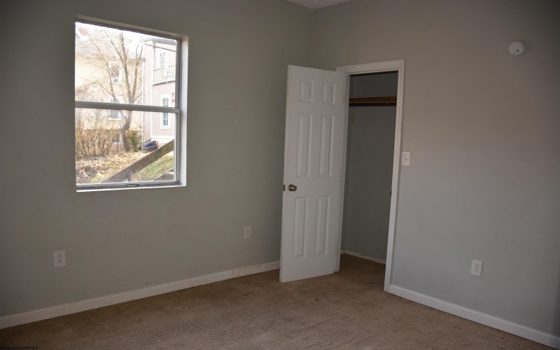 574 Pennsylvania Avenue, Morgantown, West Virginia 26501, ,Multi-unit/income,For Sale,Pennsylvania,10163188