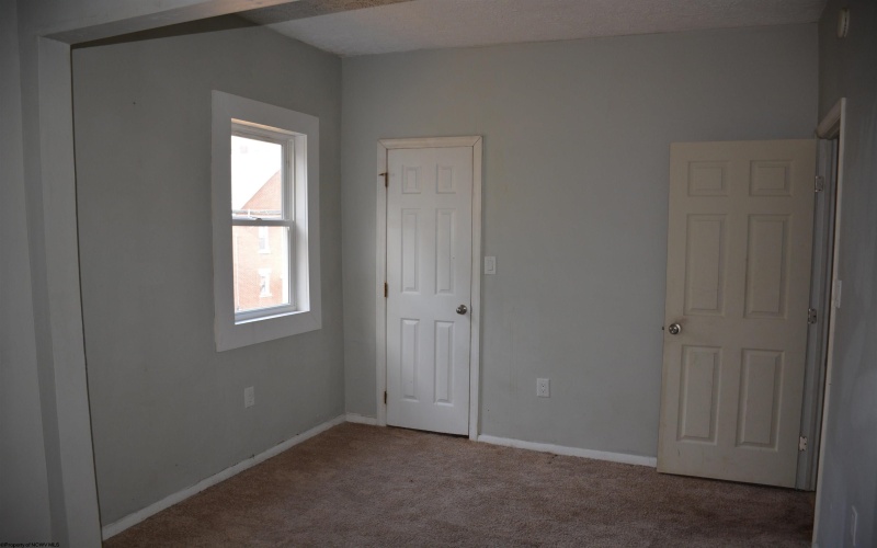 574 Pennsylvania Avenue, Morgantown, West Virginia 26501, ,Multi-unit/income,For Sale,Pennsylvania,10163188