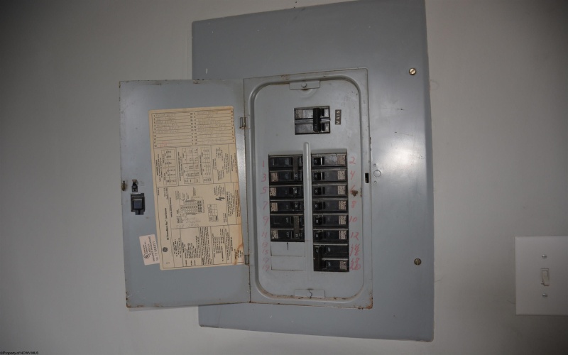 574 Pennsylvania Avenue, Morgantown, West Virginia 26501, ,Multi-unit/income,For Sale,Pennsylvania,10163188