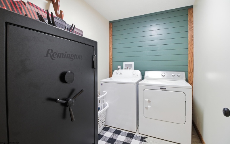 1829 Crooked Run Road, Clarksburg, West Virginia 26301, 2 Bedrooms Bedrooms, 5 Rooms Rooms,1 BathroomBathrooms,Single Family Detached,For Sale,Crooked Run,10163197