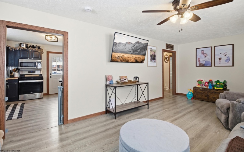 1829 Crooked Run Road, Clarksburg, West Virginia 26301, 2 Bedrooms Bedrooms, 5 Rooms Rooms,1 BathroomBathrooms,Single Family Detached,For Sale,Crooked Run,10163197