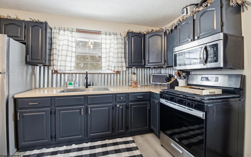 1829 Crooked Run Road, Clarksburg, West Virginia 26301, 2 Bedrooms Bedrooms, 5 Rooms Rooms,1 BathroomBathrooms,Single Family Detached,For Sale,Crooked Run,10163197