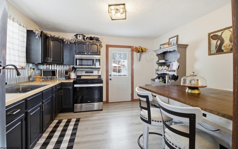 1829 Crooked Run Road, Clarksburg, West Virginia 26301, 2 Bedrooms Bedrooms, 5 Rooms Rooms,1 BathroomBathrooms,Single Family Detached,For Sale,Crooked Run,10163197