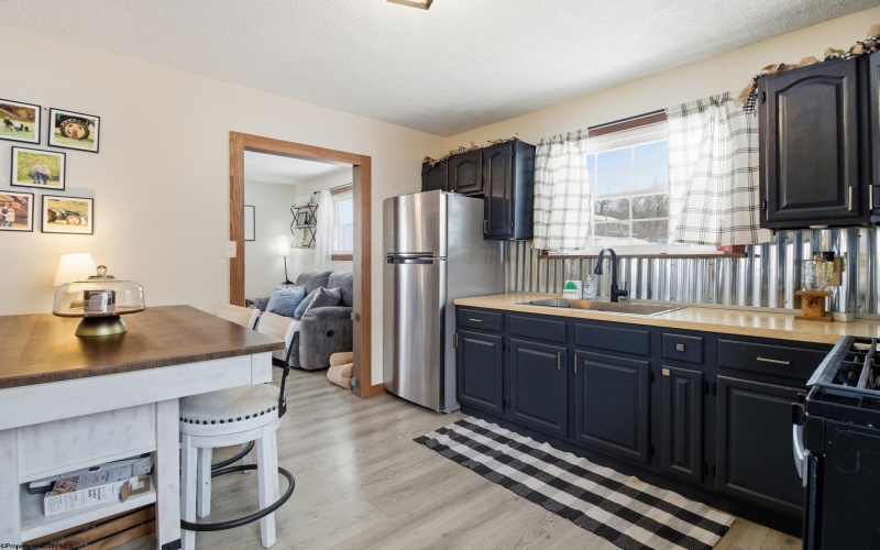 1829 Crooked Run Road, Clarksburg, West Virginia 26301, 2 Bedrooms Bedrooms, 5 Rooms Rooms,1 BathroomBathrooms,Single Family Detached,For Sale,Crooked Run,10163197