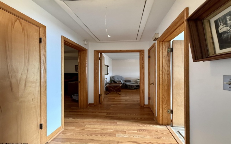 16 Crestview Terrace, Bridgeport, West Virginia 26330, 2 Bedrooms Bedrooms, 4 Rooms Rooms,2 BathroomsBathrooms,Single Family Detached,For Sale,Crestview,10163189