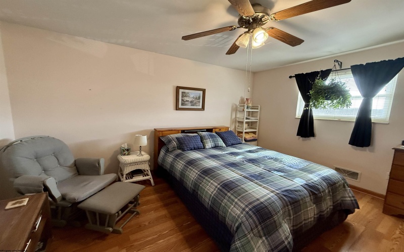 16 Crestview Terrace, Bridgeport, West Virginia 26330, 2 Bedrooms Bedrooms, 4 Rooms Rooms,2 BathroomsBathrooms,Single Family Detached,For Sale,Crestview,10163189