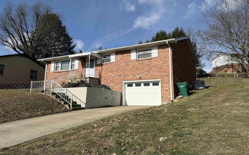 16 Crestview Terrace, Bridgeport, West Virginia 26330, 2 Bedrooms Bedrooms, 4 Rooms Rooms,2 BathroomsBathrooms,Single Family Detached,For Sale,Crestview,10163189