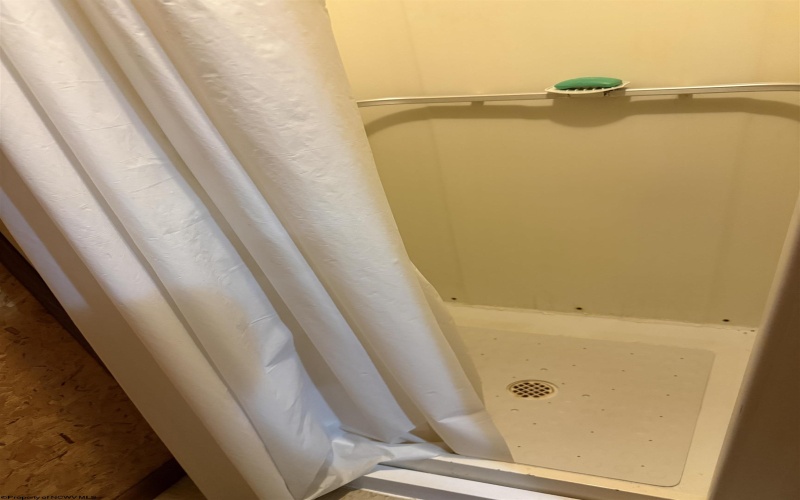 16 Crestview Terrace, Bridgeport, West Virginia 26330, 2 Bedrooms Bedrooms, 4 Rooms Rooms,2 BathroomsBathrooms,Single Family Detached,For Sale,Crestview,10163189