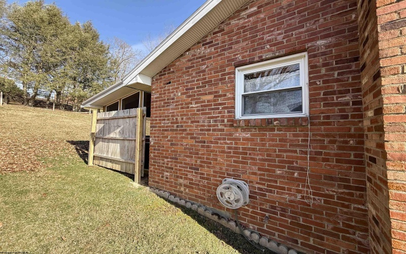 16 Crestview Terrace, Bridgeport, West Virginia 26330, 2 Bedrooms Bedrooms, 4 Rooms Rooms,2 BathroomsBathrooms,Single Family Detached,For Sale,Crestview,10163189