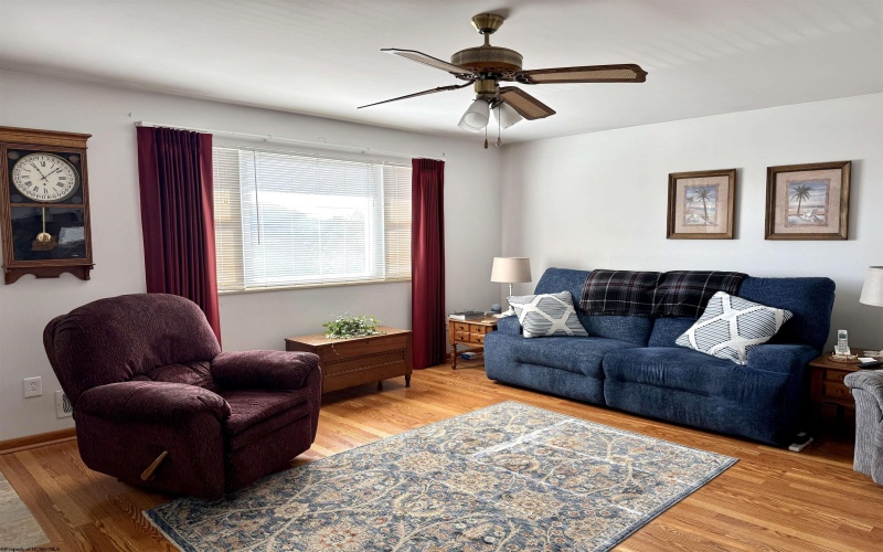 16 Crestview Terrace, Bridgeport, West Virginia 26330, 2 Bedrooms Bedrooms, 4 Rooms Rooms,2 BathroomsBathrooms,Single Family Detached,For Sale,Crestview,10163189