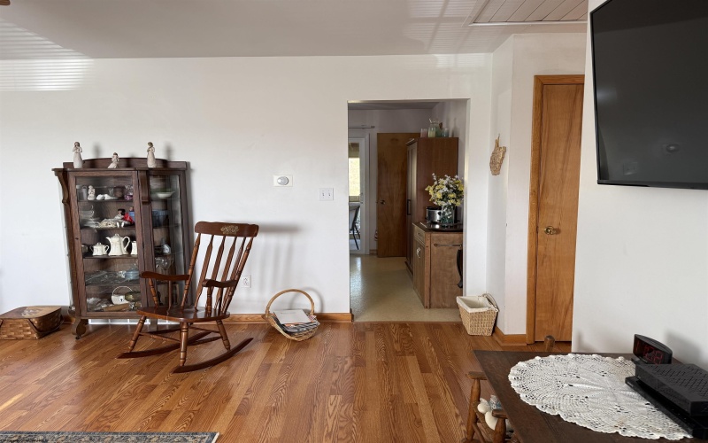 16 Crestview Terrace, Bridgeport, West Virginia 26330, 2 Bedrooms Bedrooms, 4 Rooms Rooms,2 BathroomsBathrooms,Single Family Detached,For Sale,Crestview,10163189