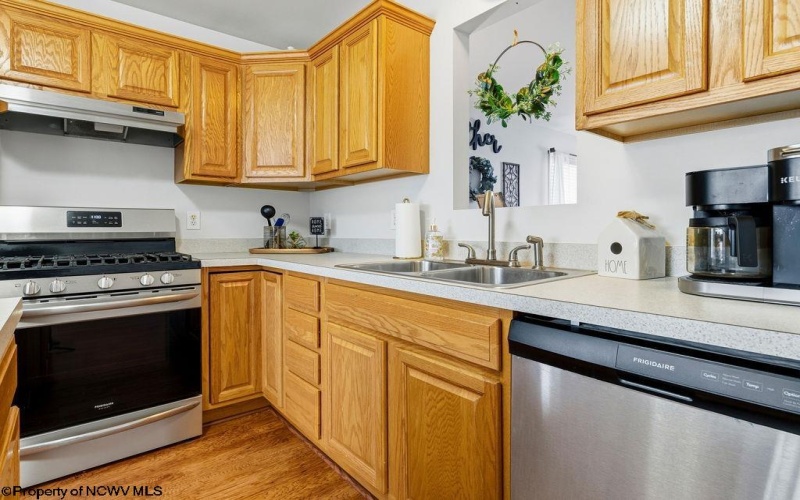 210 Summit Street, Bridgeport, West Virginia 26330, 3 Bedrooms Bedrooms, 5 Rooms Rooms,2 BathroomsBathrooms,Single Family Detached,For Sale,Summit,10163190 210 Summit Street, Bridgeport, West Virginia 26330, 3 Bedrooms Bedrooms, 5 Rooms Rooms,2 BathroomsBathrooms,Single Family Detached,For Sale,Summit,10163190