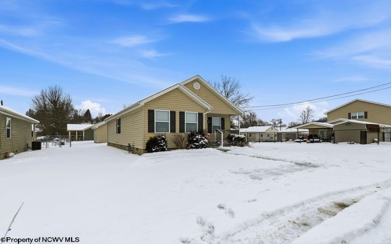 210 Summit Street, Bridgeport, West Virginia 26330, 3 Bedrooms Bedrooms, 5 Rooms Rooms,2 BathroomsBathrooms,Single Family Detached,For Sale,Summit,10163190 210 Summit Street, Bridgeport, West Virginia 26330, 3 Bedrooms Bedrooms, 5 Rooms Rooms,2 BathroomsBathrooms,Single Family Detached,For Sale,Summit,10163190