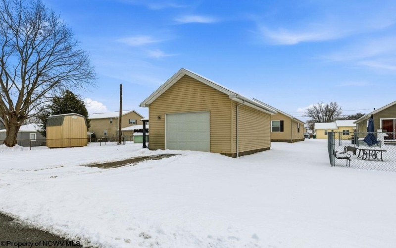 210 Summit Street, Bridgeport, West Virginia 26330, 3 Bedrooms Bedrooms, 5 Rooms Rooms,2 BathroomsBathrooms,Single Family Detached,For Sale,Summit,10163190 210 Summit Street, Bridgeport, West Virginia 26330, 3 Bedrooms Bedrooms, 5 Rooms Rooms,2 BathroomsBathrooms,Single Family Detached,For Sale,Summit,10163190