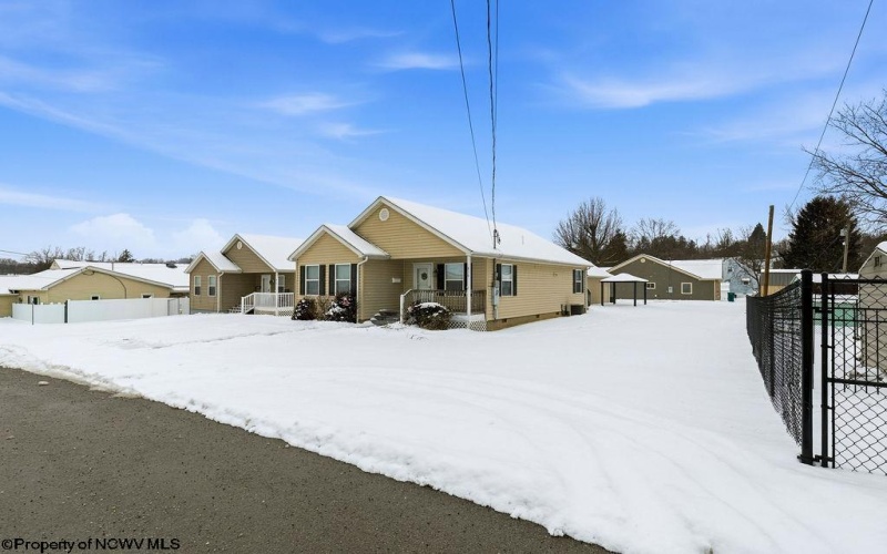 210 Summit Street, Bridgeport, West Virginia 26330, 3 Bedrooms Bedrooms, 5 Rooms Rooms,2 BathroomsBathrooms,Single Family Detached,For Sale,Summit,10163190 210 Summit Street, Bridgeport, West Virginia 26330, 3 Bedrooms Bedrooms, 5 Rooms Rooms,2 BathroomsBathrooms,Single Family Detached,For Sale,Summit,10163190