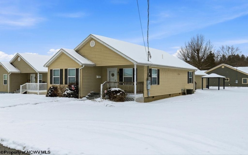 210 Summit Street, Bridgeport, West Virginia 26330, 3 Bedrooms Bedrooms, 5 Rooms Rooms,2 BathroomsBathrooms,Single Family Detached,For Sale,Summit,10163190 210 Summit Street, Bridgeport, West Virginia 26330, 3 Bedrooms Bedrooms, 5 Rooms Rooms,2 BathroomsBathrooms,Single Family Detached,For Sale,Summit,10163190