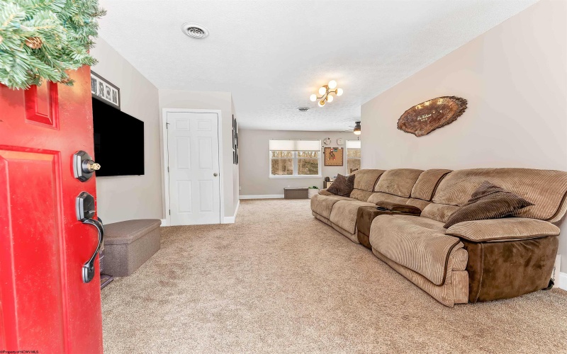 68 Loch Haven Drive, Morgantown, West Virginia 26508, 3 Bedrooms Bedrooms, 8 Rooms Rooms,2 BathroomsBathrooms,Single Family Detached,For Sale,Loch Haven,10163191